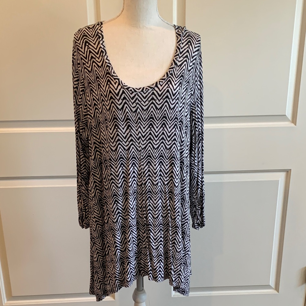 Premise Black and White Zigzag Tunic